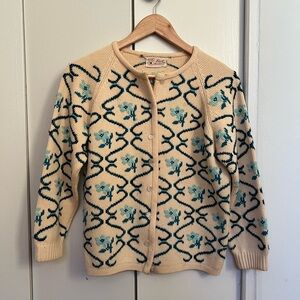 Vintage Floral Wool Sweater - Fair Isle Cottage